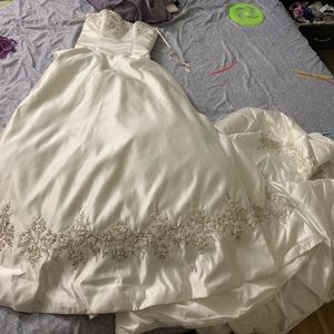 Winnie culture wedding dress.